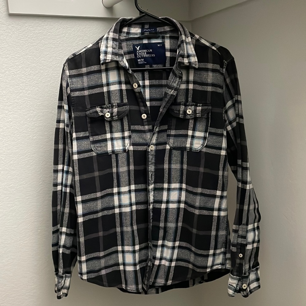 American Eagle Outfitters Athletic Fit Flannel Button Up